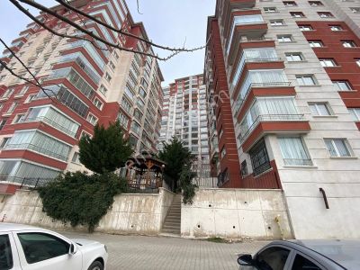 Ahi Mesut' Da Otoparklı Site İçinde Satılık 3+1 Daire