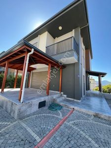 Kuşadası Soğucak’ta 5+1 Satılık Tam Müstakil Villa
