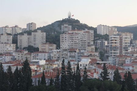 Üçkuyular İkiztepe Sitesinde Kiralık 3 Cephe 150 M2 3+1 Deniz Manzaralı