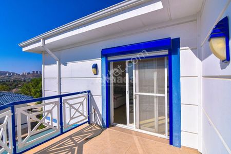 Kuşadası Karaova'da 4+1 Muhteşem Villa