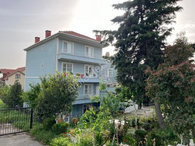 Büyükçekmece Yenimahalle De 2+1 Kiralık Daire Bahçe Kullanımlı