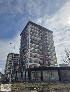 Öz İtimat Emlak // Yenişehir Bulvar'da Köşebaşı Sıfır 4+1 Daire