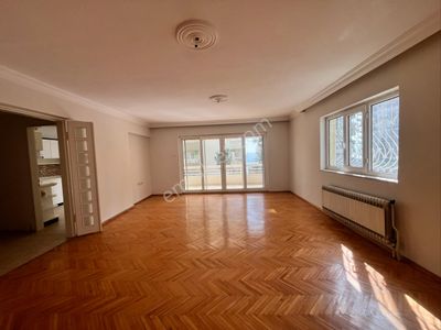 Bayraklı Görkent Sitesi’nde Kiralık 3 + 1 Daire