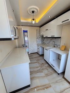 Kaan Emlaktan Zümrüt Mahallesinde Lüx Arakat Geniş Kiralık Daire