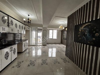 Dost Emlaktan Merkez'de Asansörlü Tadilatlı 2+1 Satılık Daire