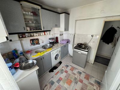 Es-astan Osmanlı Mahallesinde Site İçinde Ara Katta 3+1 Kupon Daire