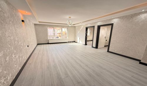 Pınarbaşında Sanatoryum Acil Yakını 3.katta Lüx Yapılı Balkonlu