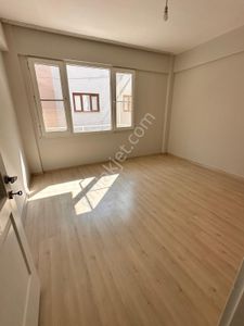 Balçova Merkezde Kiralık Geniş Ve Ferah 3+1 Daire