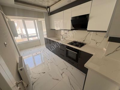 Hayal'den Akşemsettin Mh^de Merkezi Konumda Ful Yaplı Ön Cp. 3+1