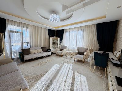 Satılık Zana Düğün Salonu Karşısı 4+1 Daire