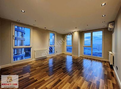 Meydan Halkalı Sitesi Büyük Tip Balkonlu Kiralık 2+1 Daire