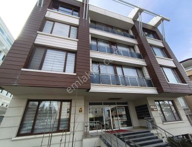 Alexander Dubcek'te Ana Cd.'de Muhteşm Lokasyonda Yüksek Kira G.