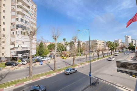 Çağrı Emlak'tan Demircikara Mah. Narenciye Cad. Bakımlı Daire