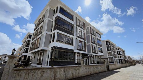 Remax Dem/den Demirkentin En Nezih Sitesinde Ara Kat 3+1 Daire