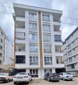 Korfez Mahallesinde Tramvaya 600 M Kiralık Arakat Daire