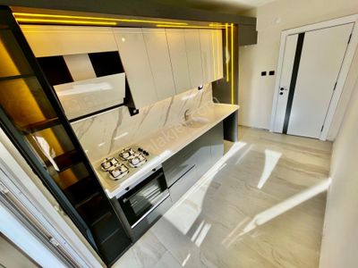 ꧁ay Emlaktan꧂akçay'da Doğalgazlı Denize 400 Mt Müstakil Tadında Köşe Ön Cephe Satılık 2+1 Daire