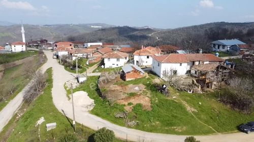 Çanakkale Biga Kaynarca Köyünde 531 M2 Arsanın İçinde Köy Evi