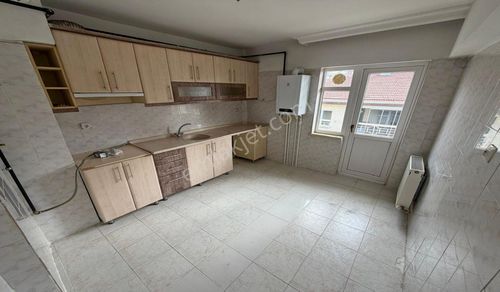 Ataparkda Katta 3+1 Balkonlu Krediye Uygun Masrafsız