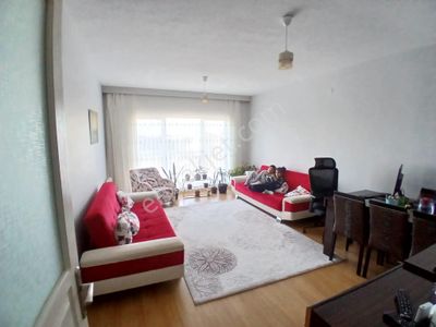 Akçay Emlak'tan Yunak Birinci Etap Tokilerde Ara Kat Satılık 3+1 Daire