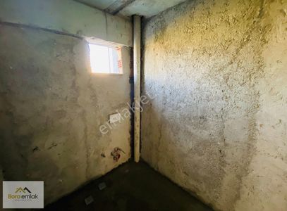 Bora Emlak'dan Yeni Mahalle'de Satılık 1+1 Daire