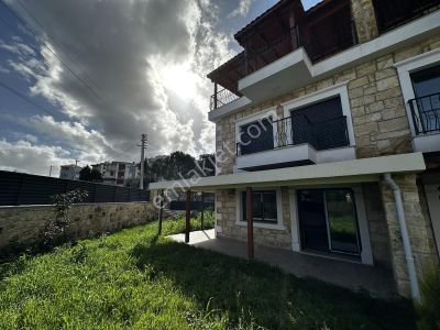 Foça'da Taşınmaya Hazır, Köşe Konumlu Ve Sıfır Tripleks Villa