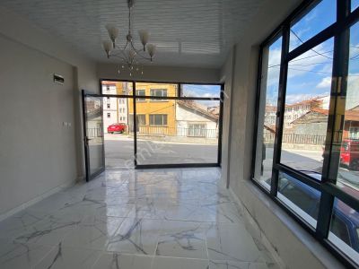 Deniz Yiğit'ten Lalahüseyin Paşa Mahallesinde Satılık Dükkan / İşyeri