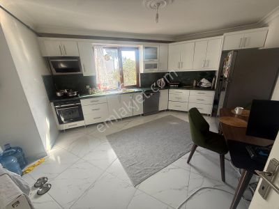 Küçükçekmece Yenimahalle'de Marmaray'a Yakın 3+1 Daire