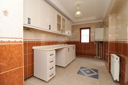 Akif'ten Elvankent Topçu Merkezde 3+1 Kiralık Daire
