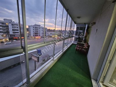 Turyap Tan Cadde Üstü 3 Cepheli Ara Kat Krediye Uygun Lüks Daire