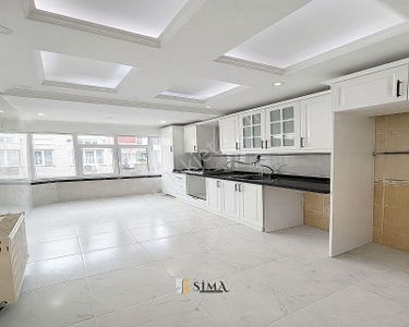 Metrobüse Yakın Ufuk Caddesi Üzerinde Genişm2 Ferah Aydınlık 2+1