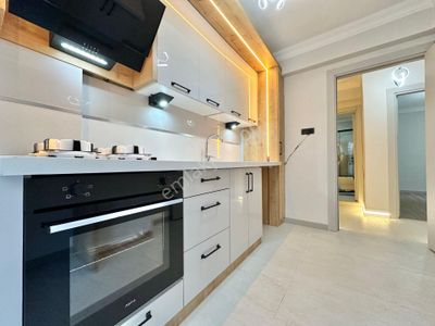 ꧁ay Emlaktan꧁akçay Merkezde İçi Komple Yenilenmiş Ultra Lüks Tasarım Giriş Üstü Satılık 2+1 Daire