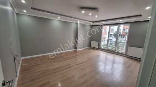 Eyüpsultan Çırçır Mah. Satılık Daire 5+2 Cadde Üzeri Otoparklı Avantajlı Fiyat