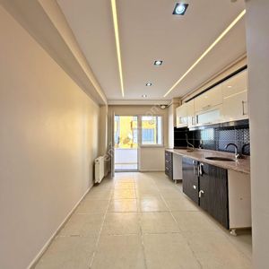 Bahçeşehir Lokasyonunda 2+1 Satılık Daire