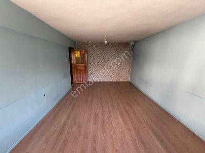 Karabağlar Sarıyer Mahallesi'nde Geniş Kiralık Daire (3+1)