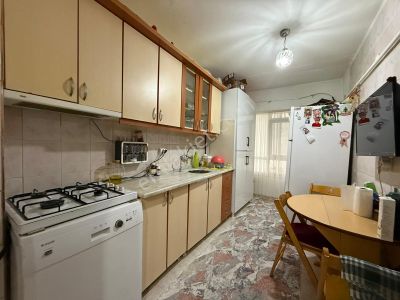 Kariyer'den Refik Saydam Caddede İskanlı Balkon 3+1 Y.giriş Acil Kök Tapu