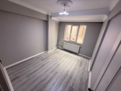 Üç Kardeşler'den İsmetpaşa Mah 2+1 90m² Masrafsız 1.kat Daire