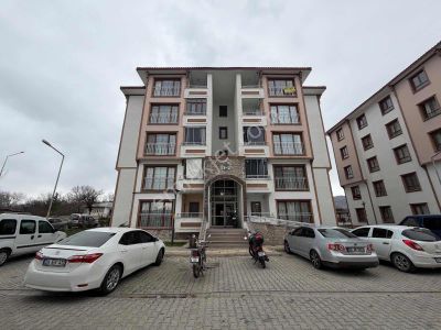Remax Dem'den Kavakyolu 4. Etap Ara Kat Borçsuz Satılık Daire