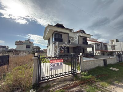İzmir Dikili Cumhuriyet Mah Satılık Sıfır 4+1 Denize Yakın Villa