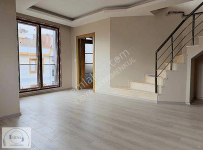 Kayışdağın'da Metroya Yakın, Sıfır 3+2 Dubleks Daire (otoparklı)