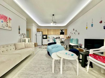 ꧁ay Emlaktan꧂akçay'da Müstakil Tadında Köşe Ön Cephe Geniş Balkonlu Satılık 2+1 Daire