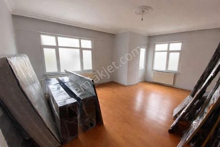 Gebze Marmaray,metro Ve Bolular Cad. Yakın Kiralık 2+1 Ara Kat