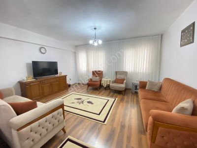 Buca Yenigün Mah 160 M2 3+1 Büyük Bahçeli Satılık Daire