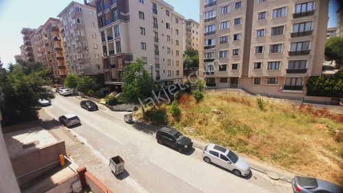 İçerenköy'de 3+1 Kiralık Daire
