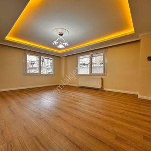 Fırsattt Beylikdüzü Yakuplu'da Metrobüse 10'dk Satılık 2+1 Daire