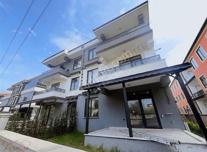 #ay Emlaktan# Karasu'da Havuzlu Site İçersinde Sıfır 2+1 Daire.