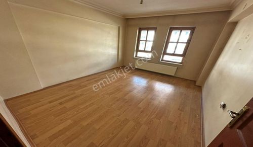 Ufuktepede Yüksek Giriş Altı Daire Cadde Üzeri 2.500.000 Tlkredi