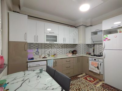 Akçay Emlak'tan Akşehir Gazi Mahallesi Adliye Lojmanları Civarında Üç Yaşında Satılık 2+1 Daire