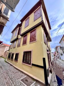 ꧁ay Emlaktan꧂ayvalık Macaron'da İşletmeye Uygun Bahçeli Satılık 4+1 Müstakil Rumevi