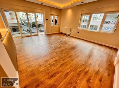 Göztepe De Susuz Dede Park Sokağında 3+1 Köşe Bakımlı Doğalgazlı