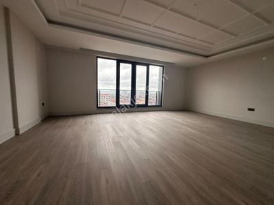 Cağaloğlunda Yaşamın Kalbi: 210m² Lüks Ve Konforlu 4+1